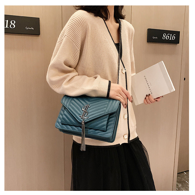 Chic Quilted Tassel Shoulder Bag with Chain Strap